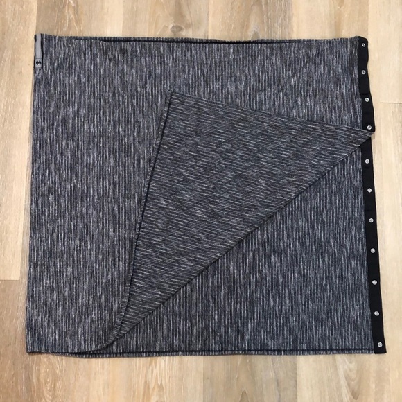 Lululemon Rulu Vinyasa Scarf Wrap - Picture 1 of 3
